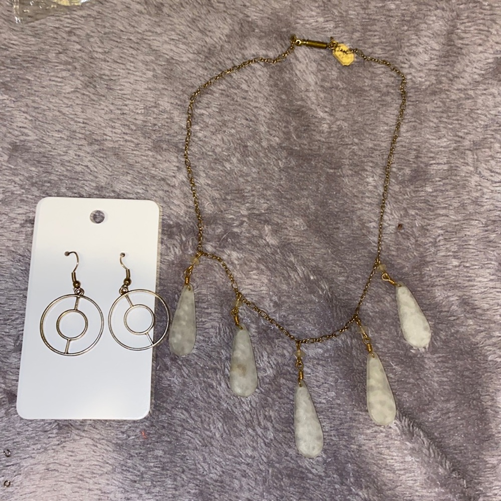 Beautiful necklace and earrings set 96